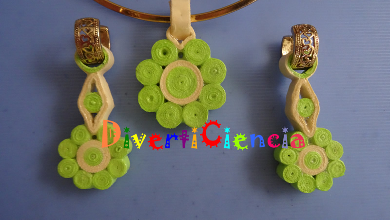 Collar y aretes 