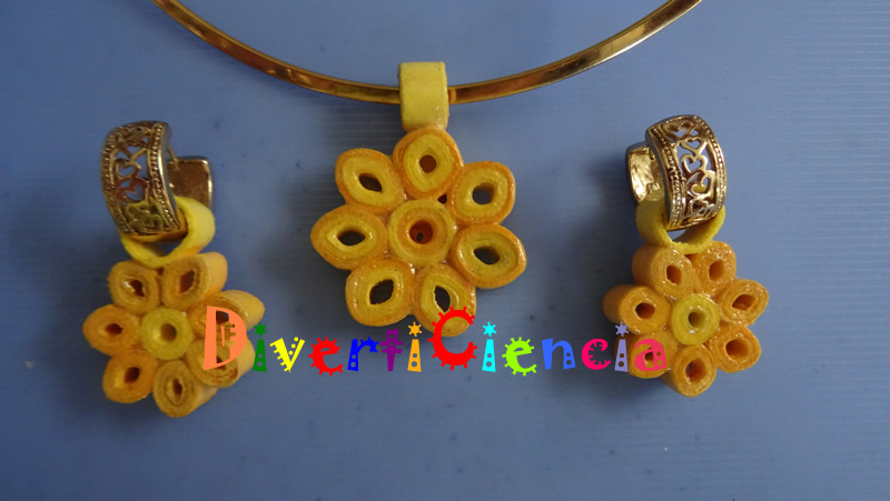 Collar y aretes 