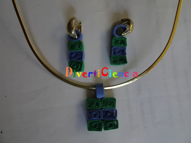 Dije y aretes 