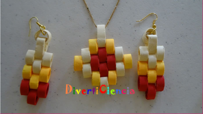 Dije y aretes