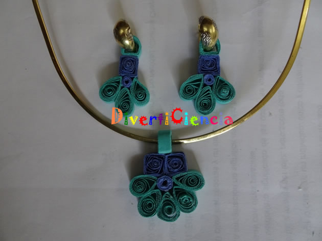 Dije y aretes 