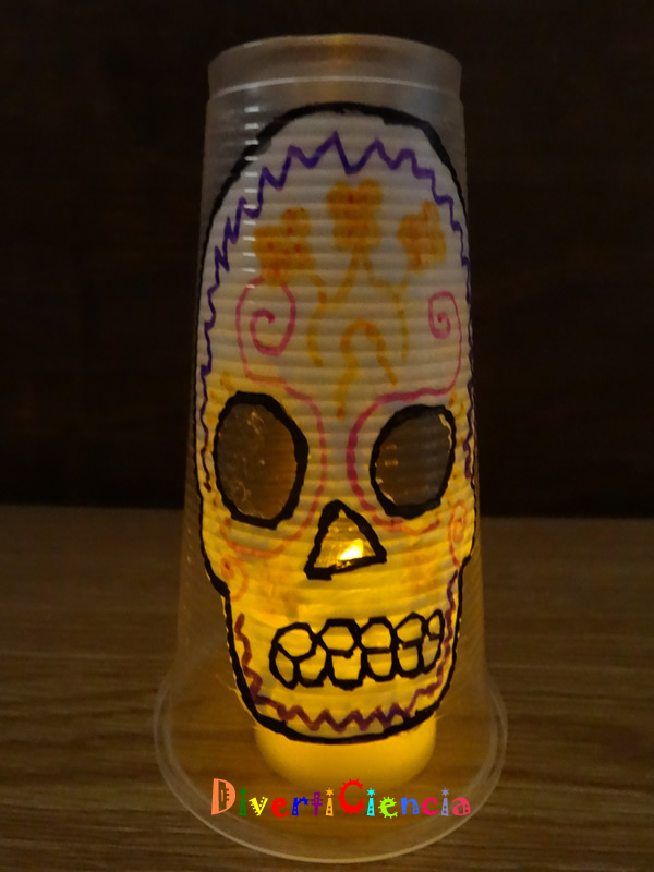 L&aacute;mpara calavera