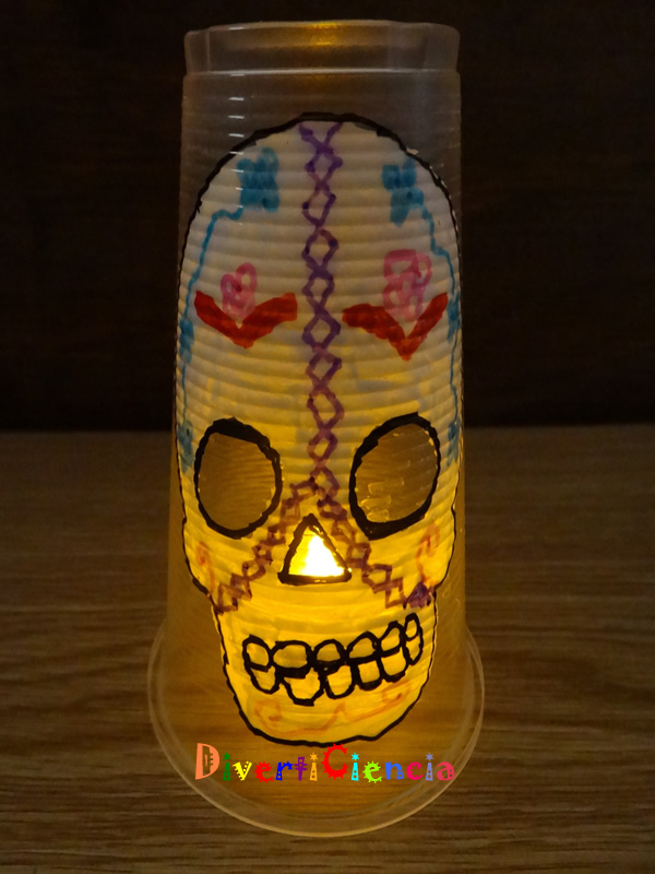 L&aacute;mpara calavera