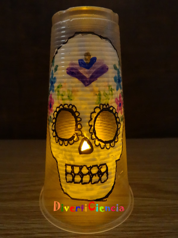 L&aacute;mpara calavera
