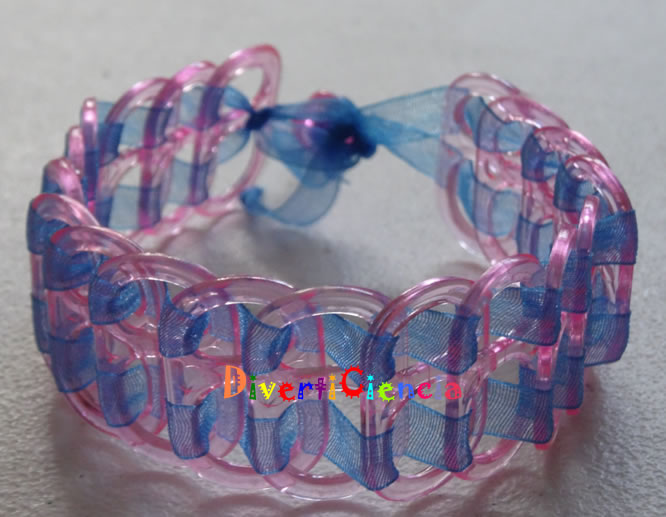 Pulsera tejida