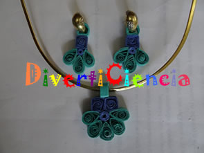 Dije y aretes