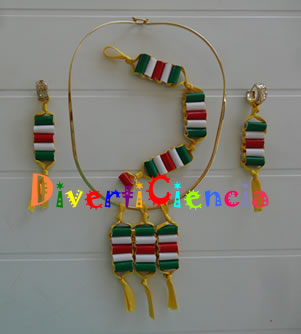 Dije, aretes y pulsera tricolor
