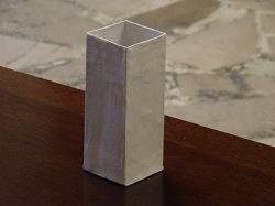 Recipiente cuadrangular