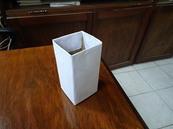 Recipiente cuadrangular